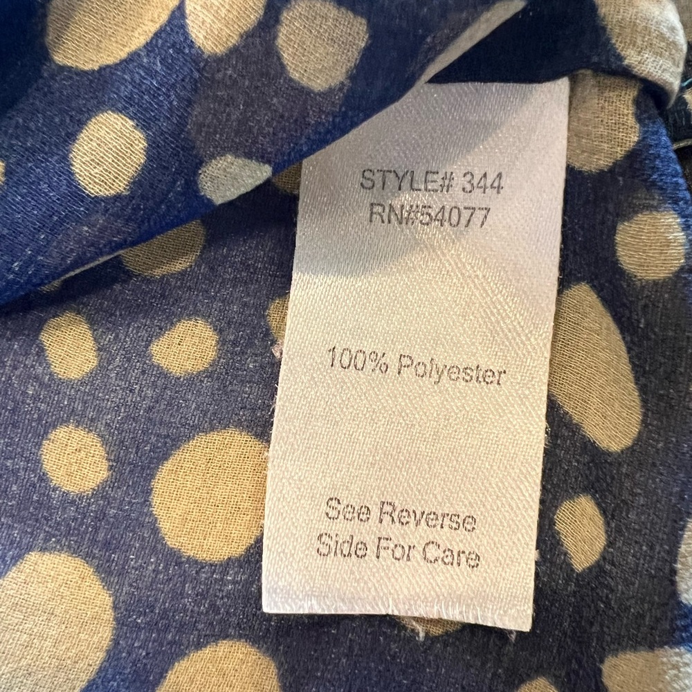 CAbi Women's Sz M Blue Ombre
Spotted Print Semi Sheer Cap Snap closure Faux Wrap - Picture 9 of 15